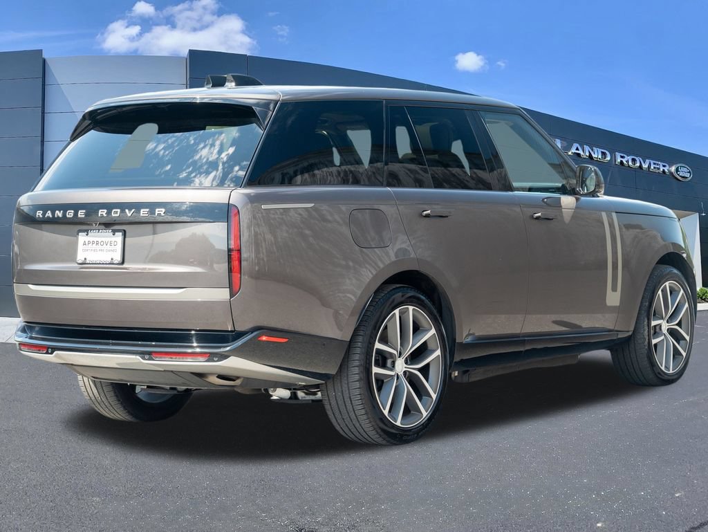 Used 2025 Land Rover Range Rover SE AWD/4WD image 4