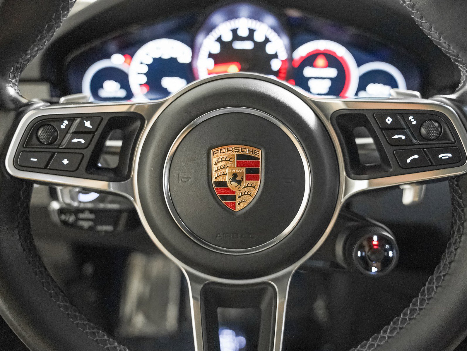 Certified 2022 Porsche Cayenne Coupe image 17