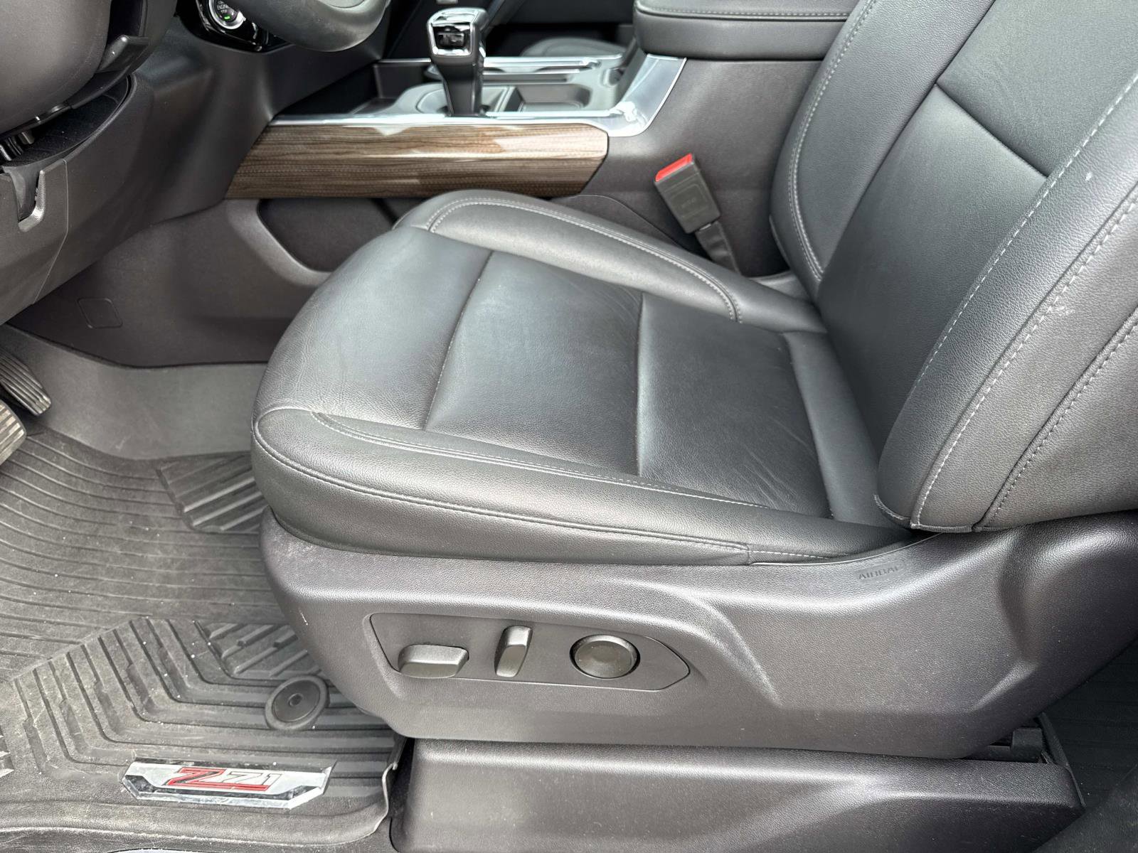 Used 2024 Chevrolet Silverado 1500 LT Trail Boss w/ Convenience Package II image 19