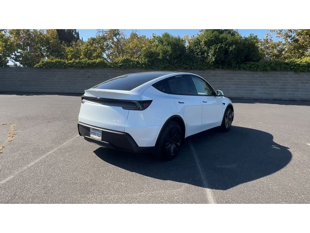 Used 2026 Tesla Model Y Long Range AWD/4WD image 11