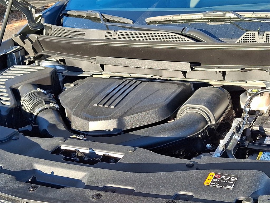 Certified 2025 Chevrolet Traverse LT image 30