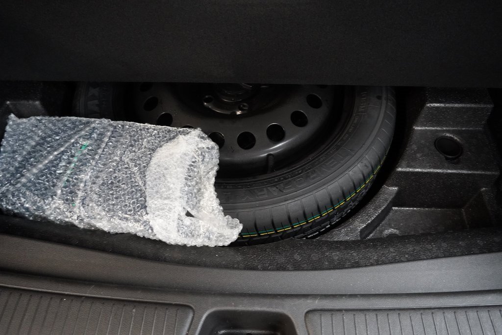 Used 2023 Buick Envision Avenir image 12