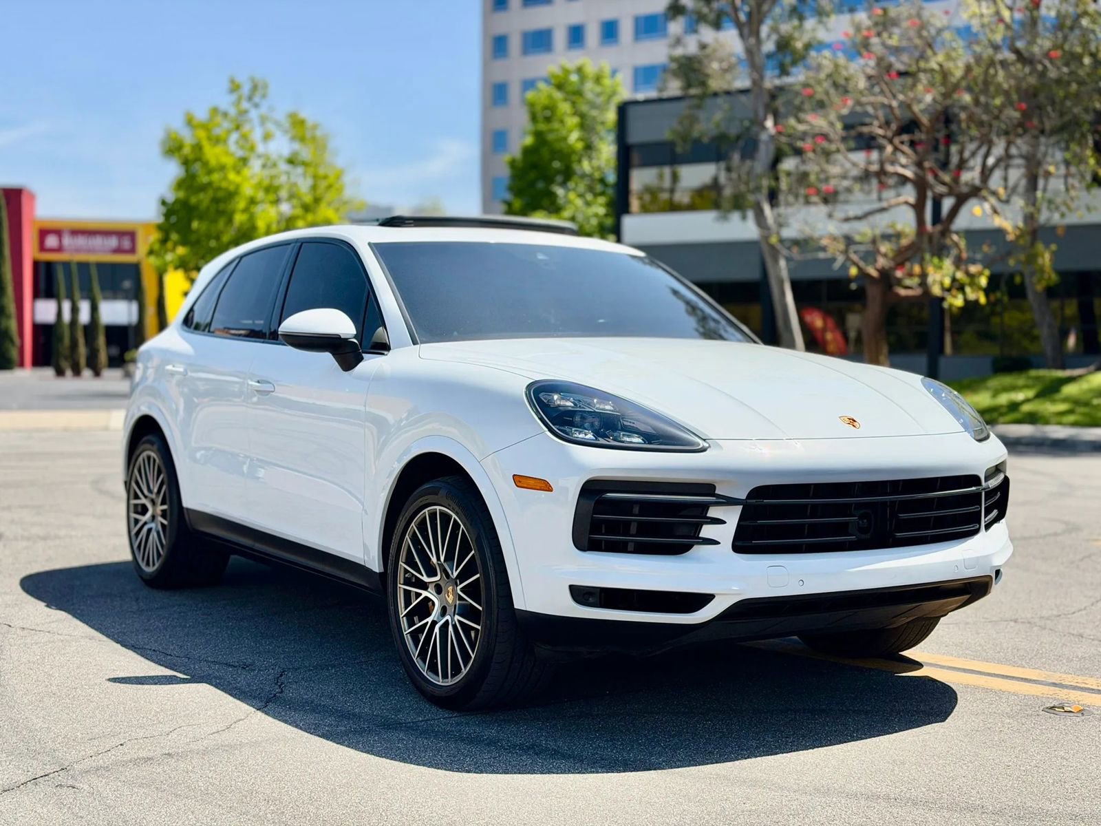 Used 2022 Porsche Cayenne Platinum Edition w/ Premium Package Plus AWD/4WD image 6