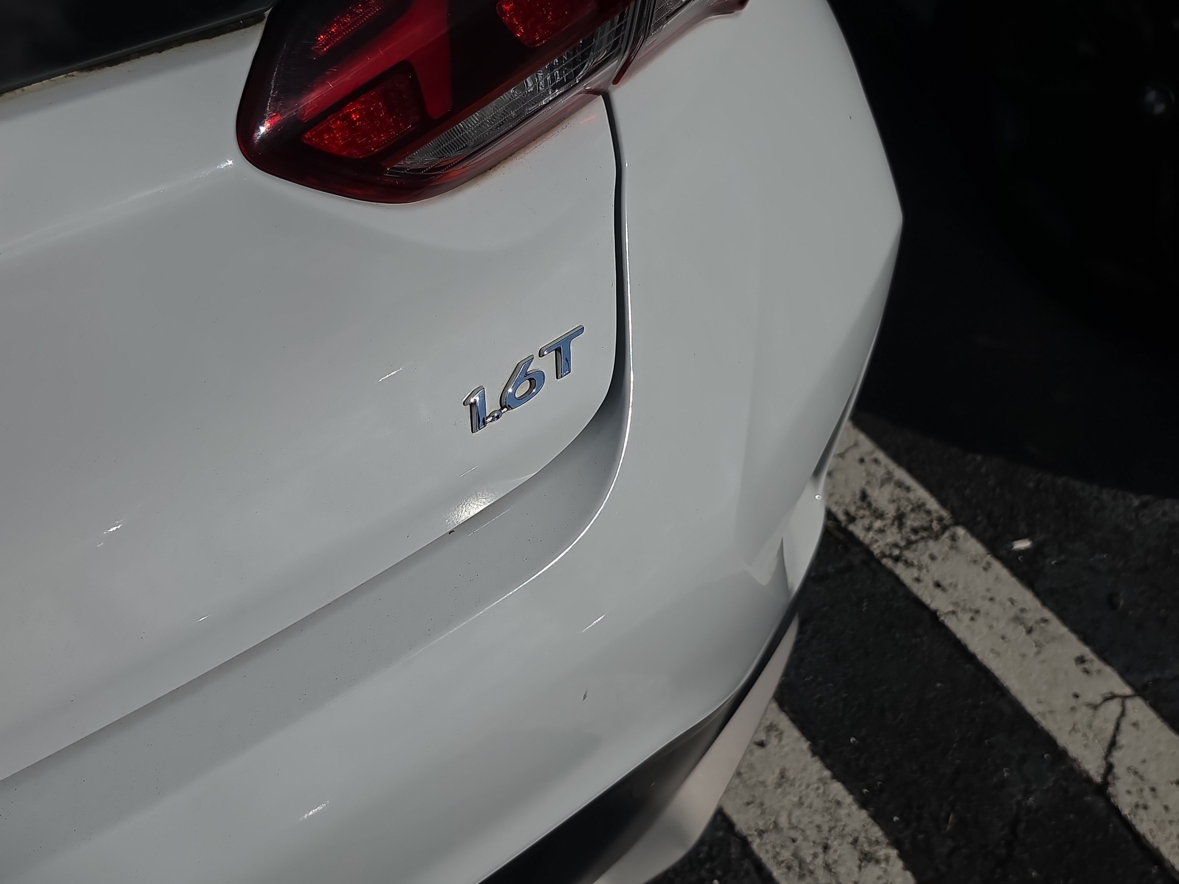 Used 2019 Hyundai Veloster Turbo FWD image 6