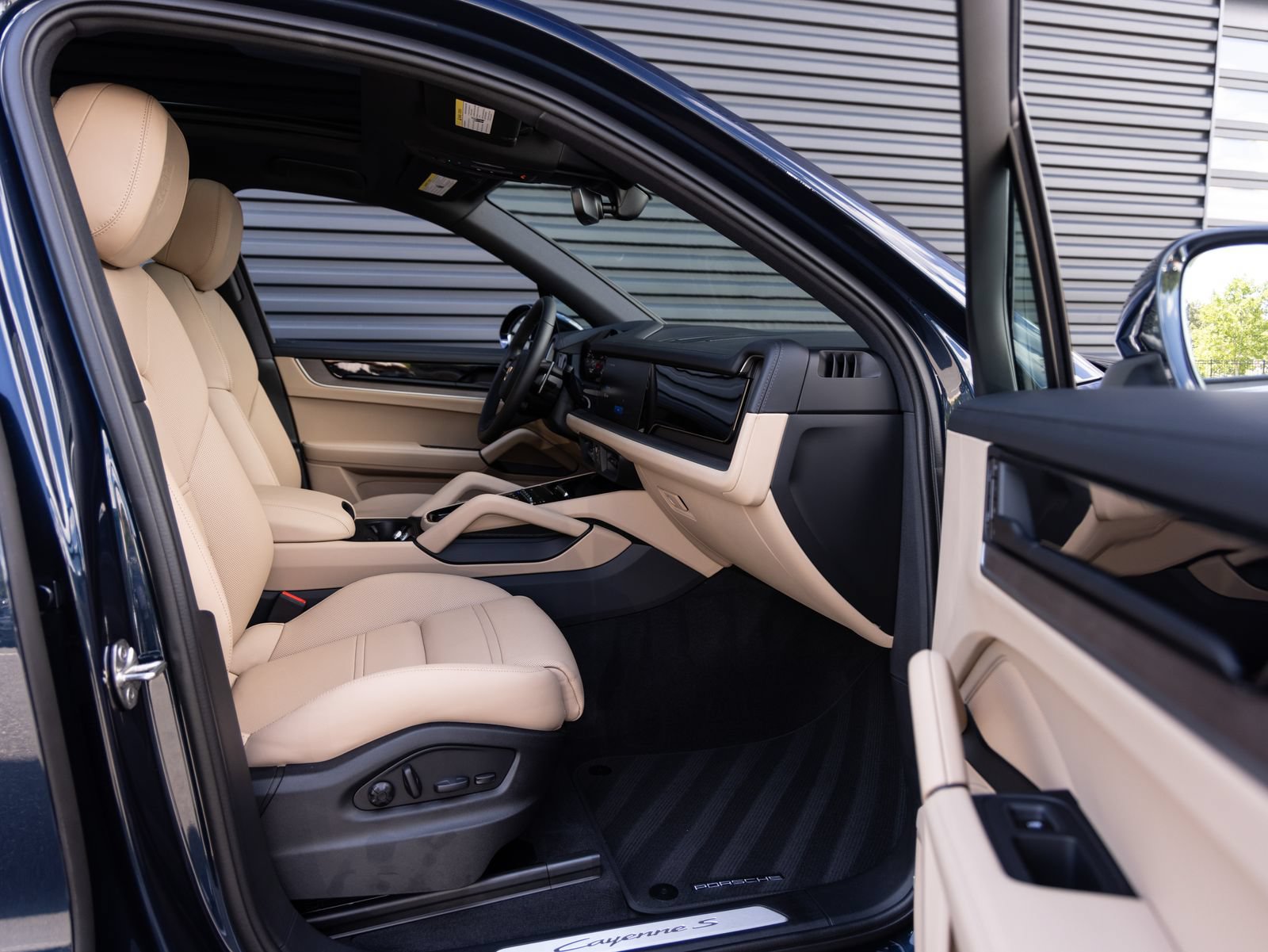 New 2026 Porsche Cayenne S AWD/4WD image 32