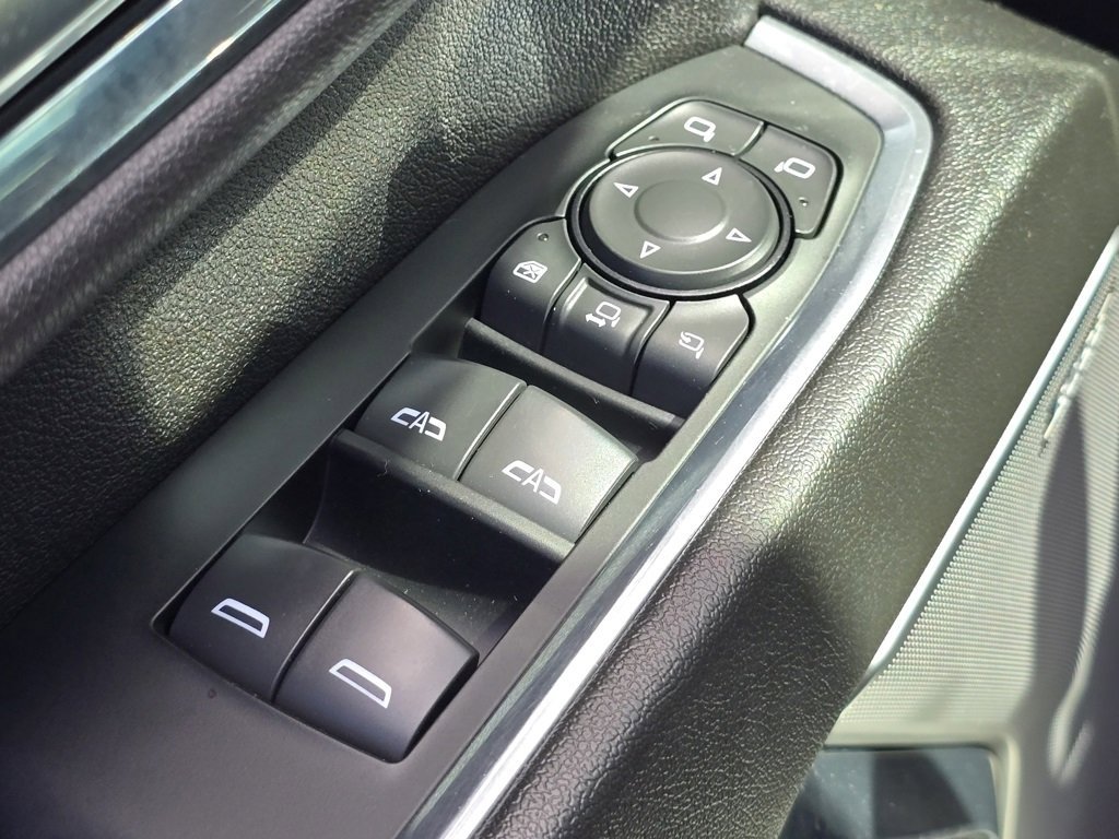 Used 2024 Chevrolet Silverado 3500 High Country AWD/4WD image 30