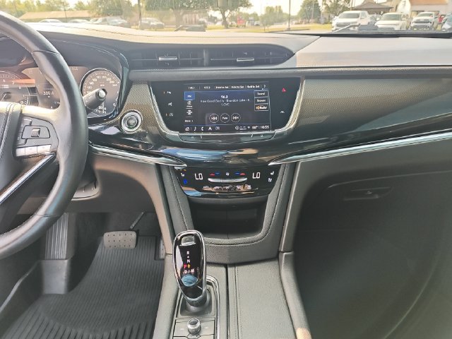Used 2022 Cadillac XT6 Premium Luxury w/ Platinum Package AWD/4WD image 23