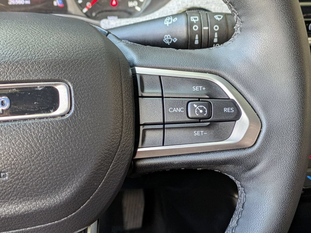 Used 2025 Jeep Compass Latitude w/ Sun & Sound Group AWD/4WD image 21