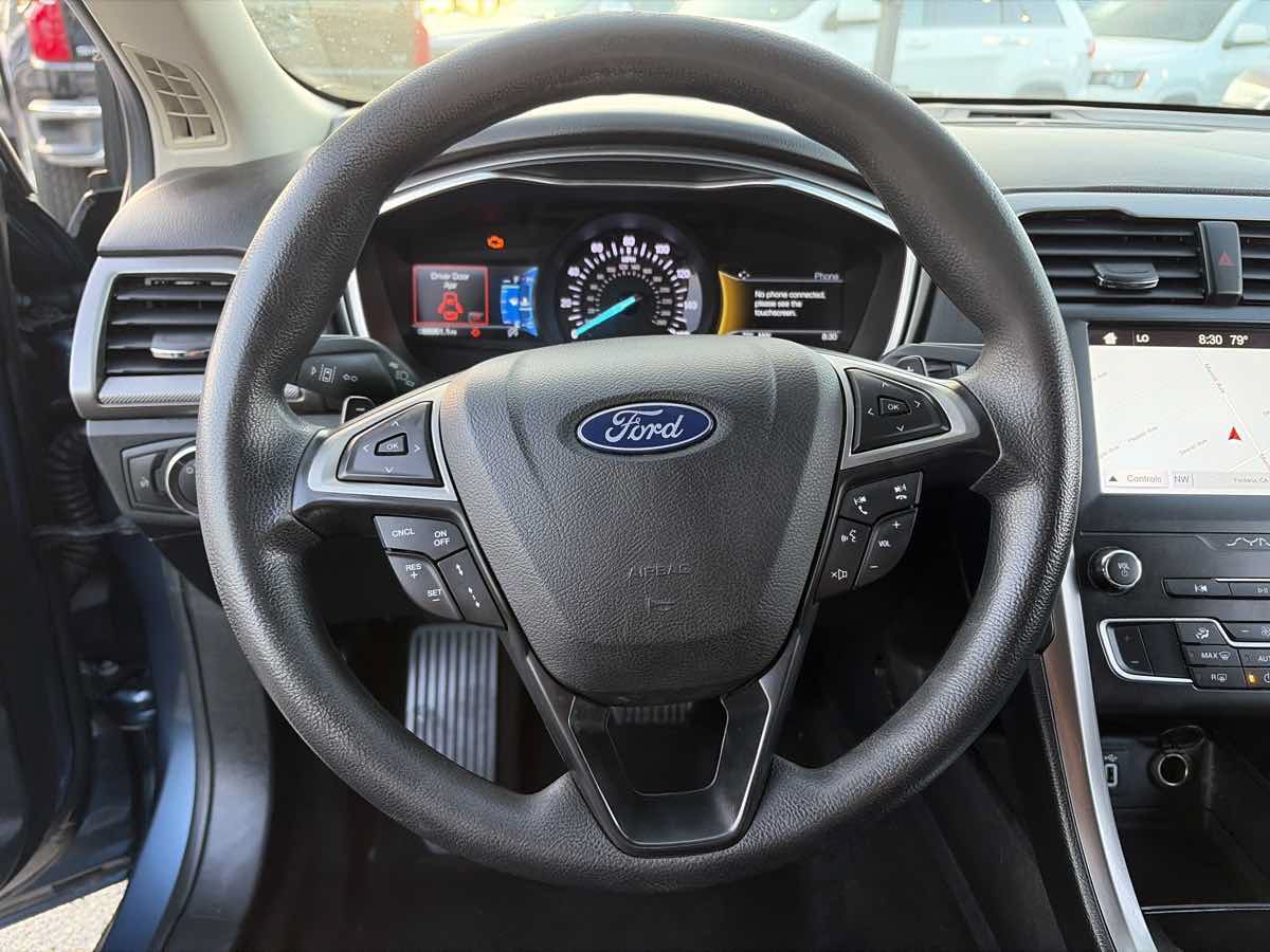 Used 2019 Ford Fusion SE FWD image 33
