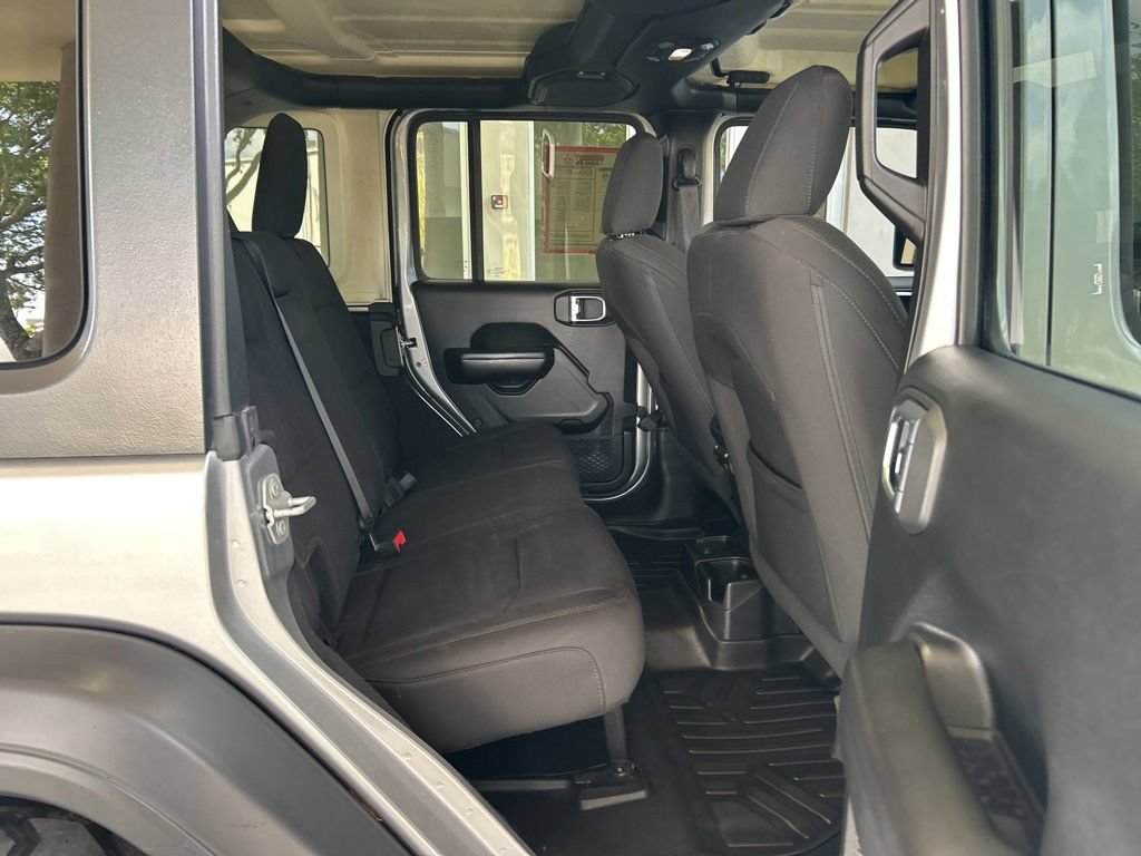 Used 2018 Jeep Wrangler Unlimited Sport S AWD/4WD image 27
