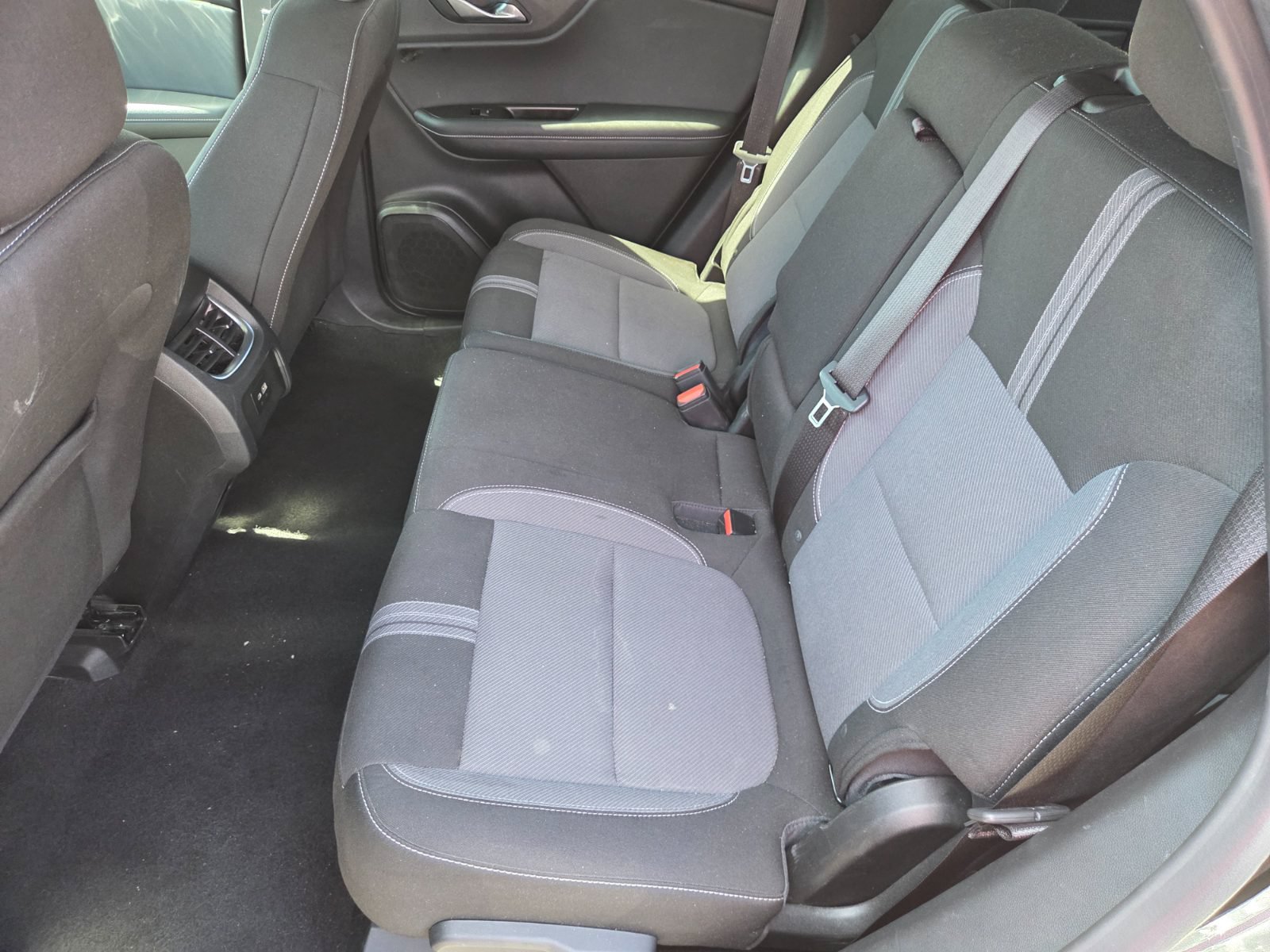 Used 2025 Chevrolet Blazer LT FWD image 8