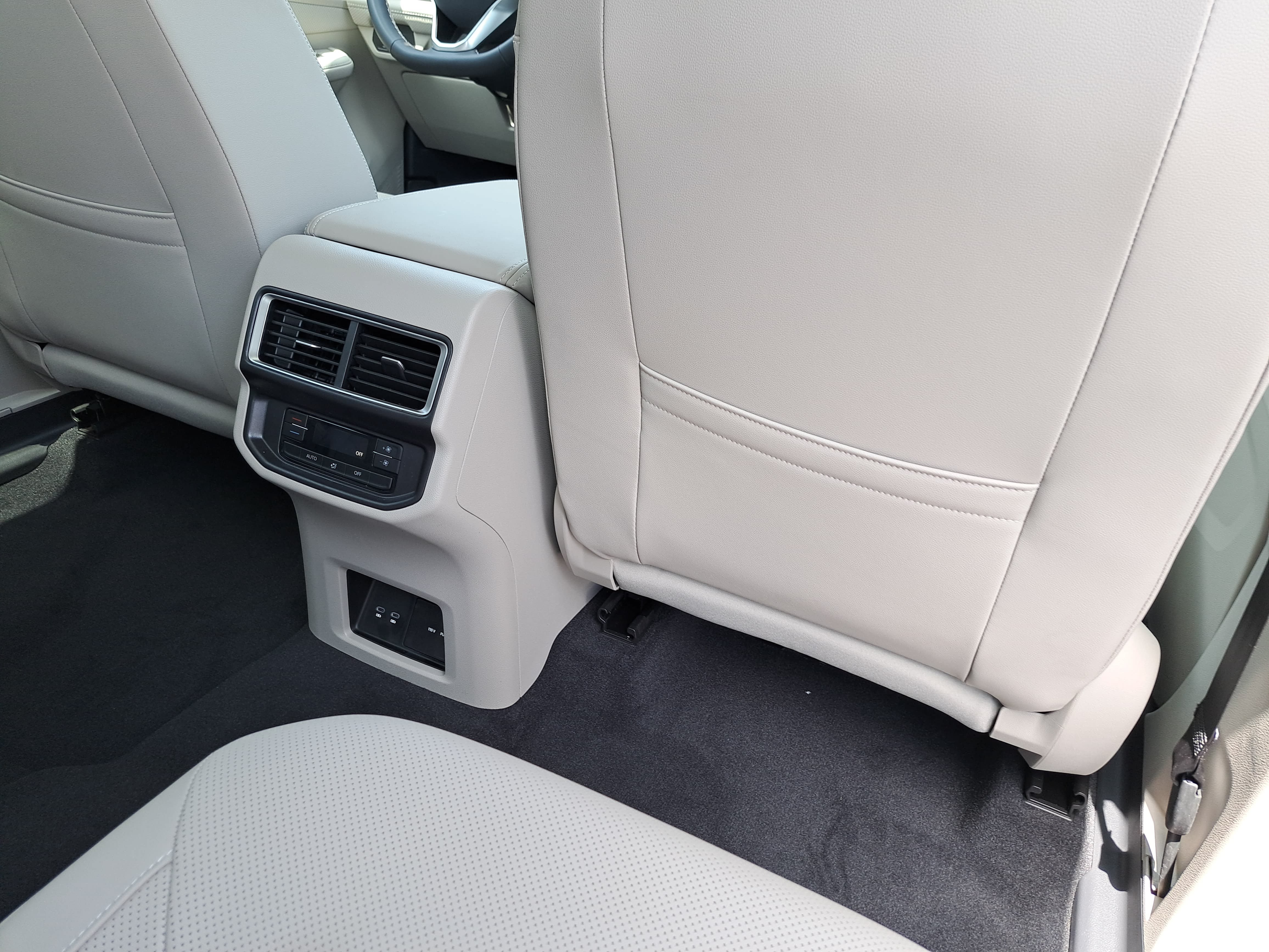 New 2026 Volkswagen Atlas SE FWD image 11