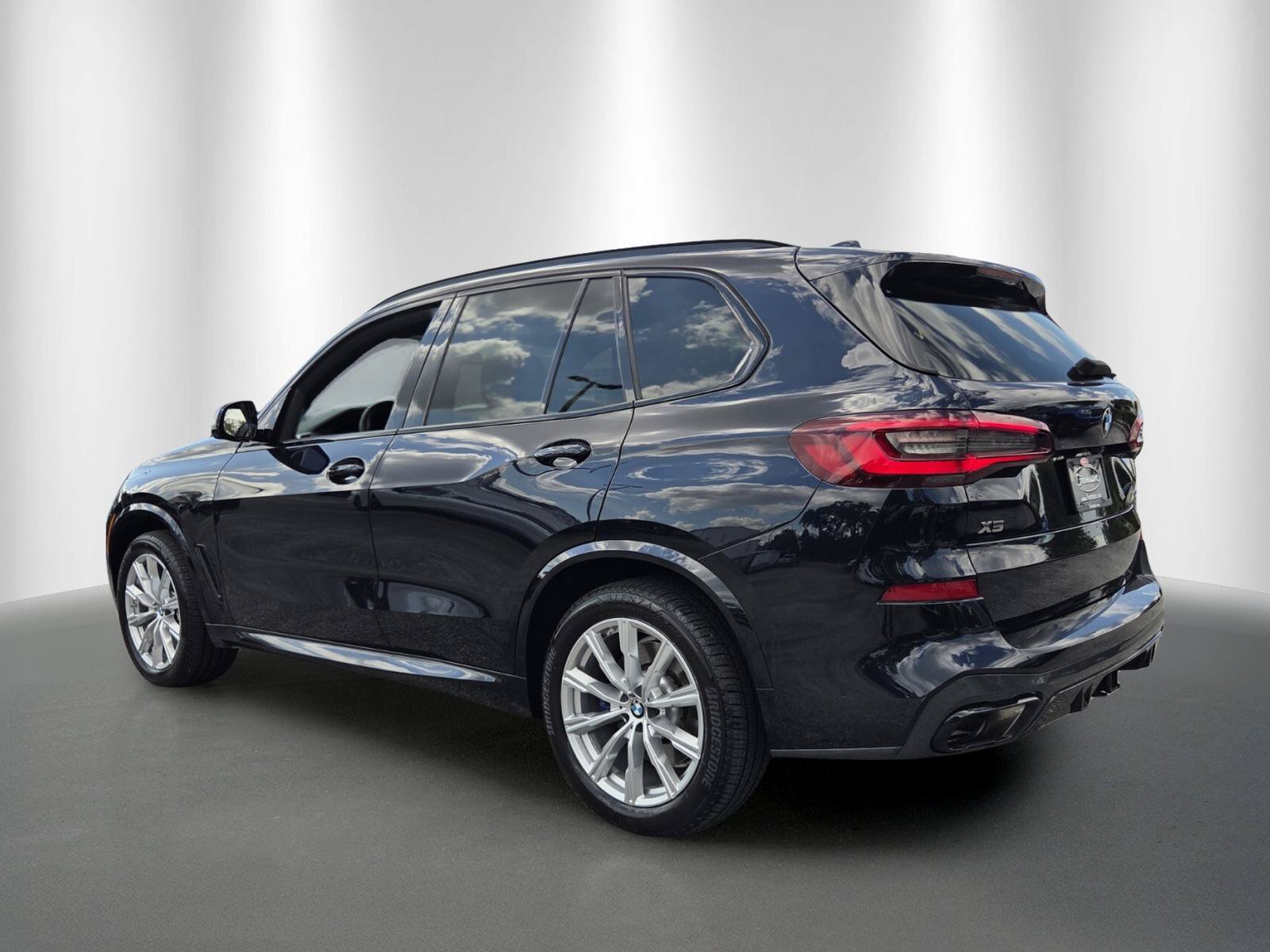 Certified 2023 BMW X5 M50i w/ Executive Package AWD/4WD image 5