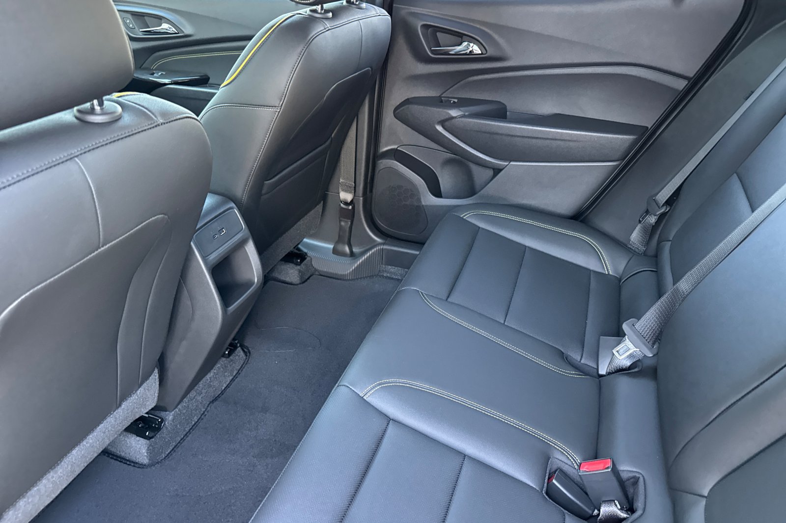 New 2026 Chevrolet Trax ACTIV w/ Sunroof Package FWD image 11