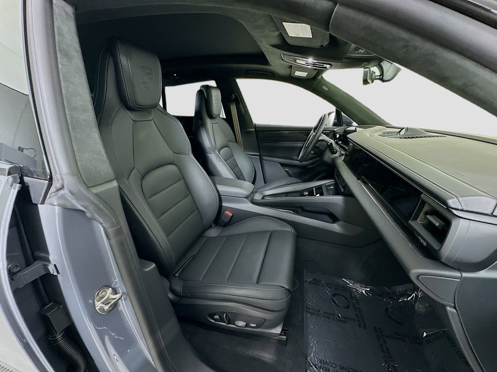 New 2025 Porsche Macan Turbo Electric image 30