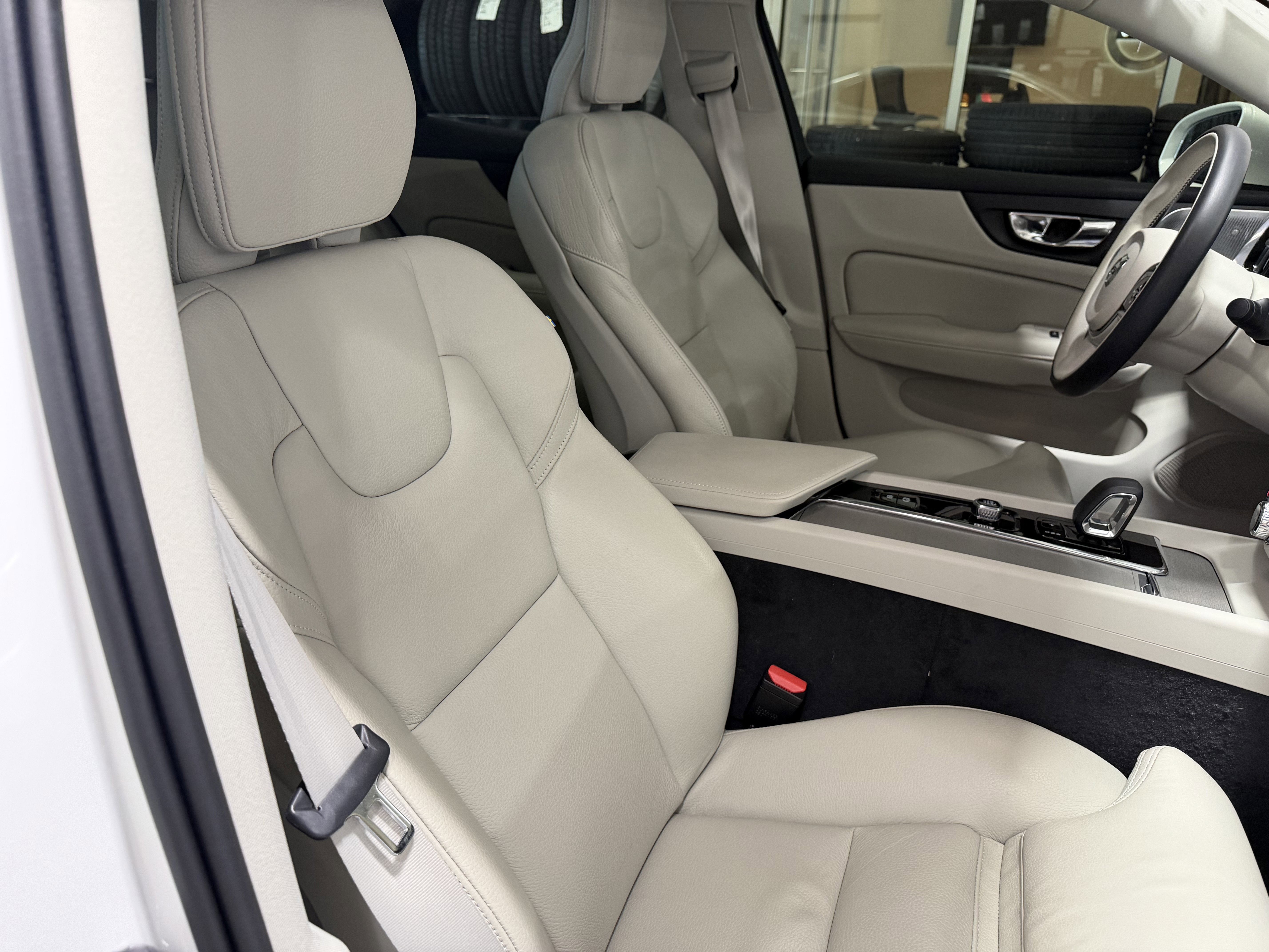 Used 2023 Volvo S60 B5 Ultimate w/ Climate Package image 24