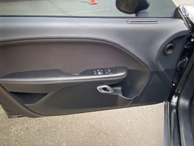 Used 2015 Dodge Challenger SXT image 11