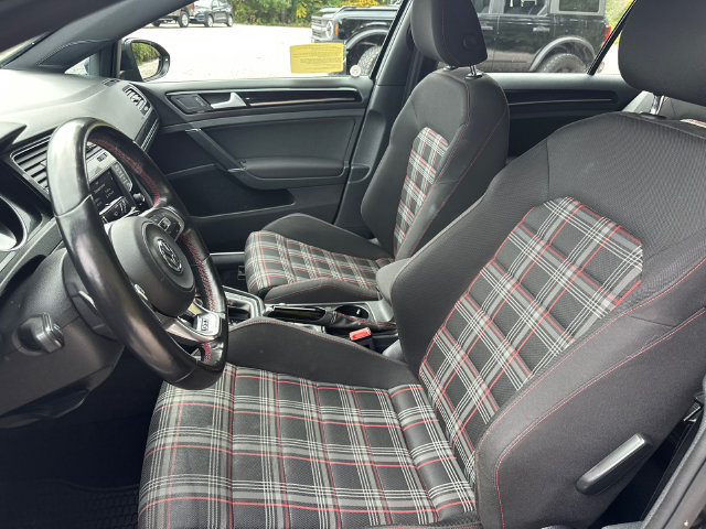 Used 2016 Volkswagen Golf 4-Door FWD image 34