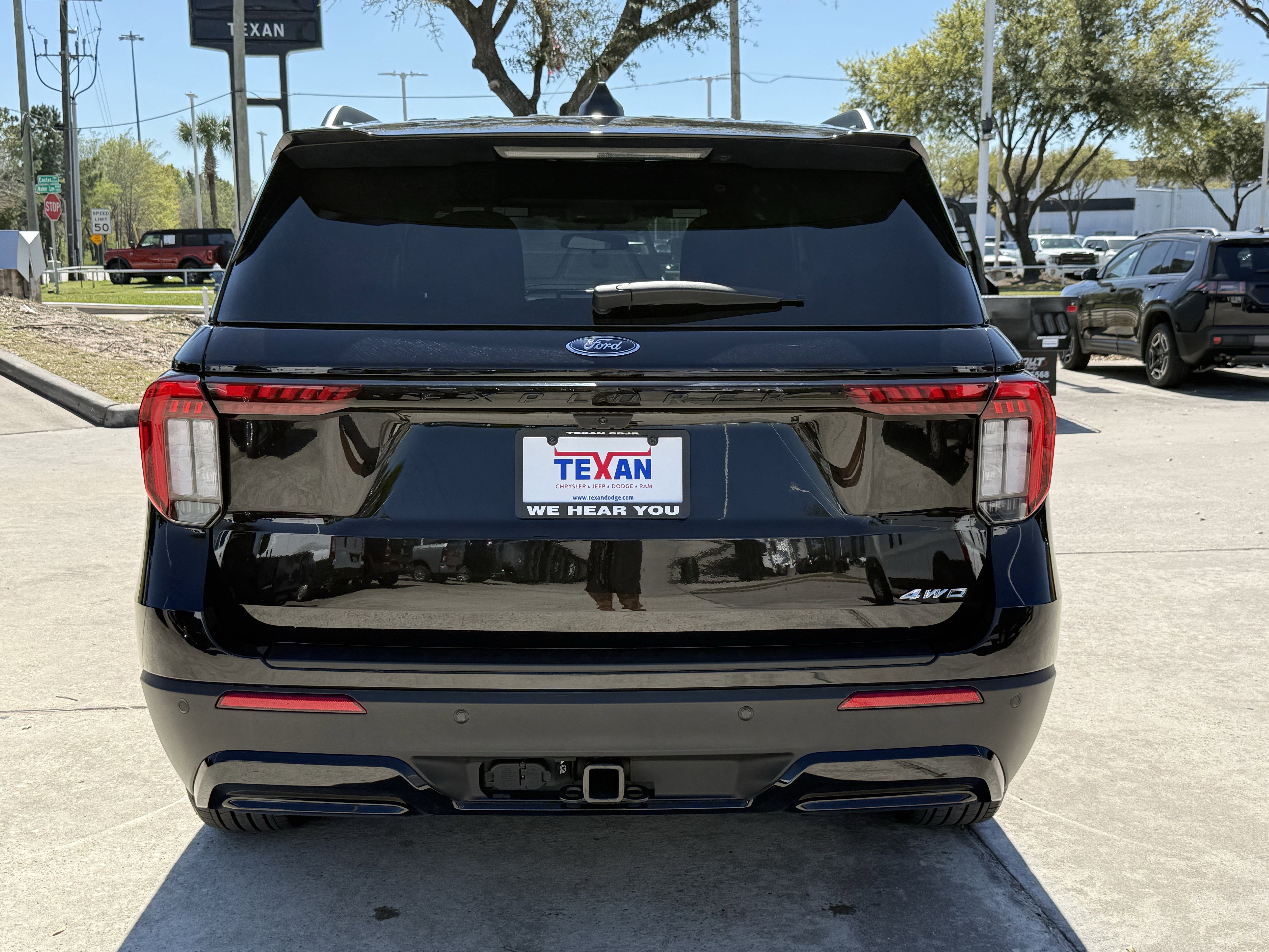 Used 2025 Ford Explorer ST-Line image 6