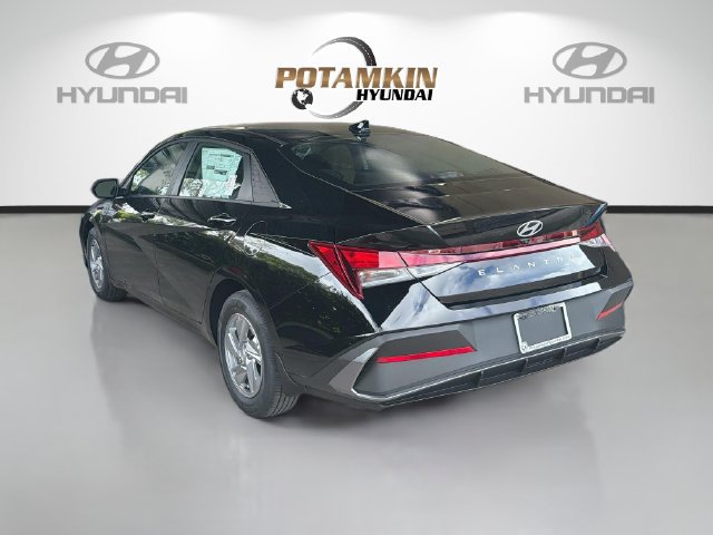 New 2026 Hyundai Elantra SE FWD image 7