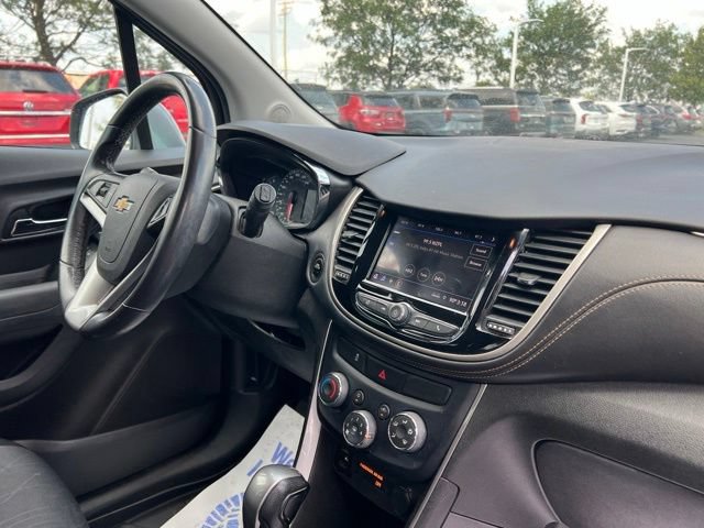 Used 2020 Chevrolet Trax LT w/ Driver Confidence Package FWD image 28