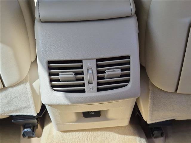 Used 2013 Lexus ES 300h w/ Premium Pkg FWD image 18