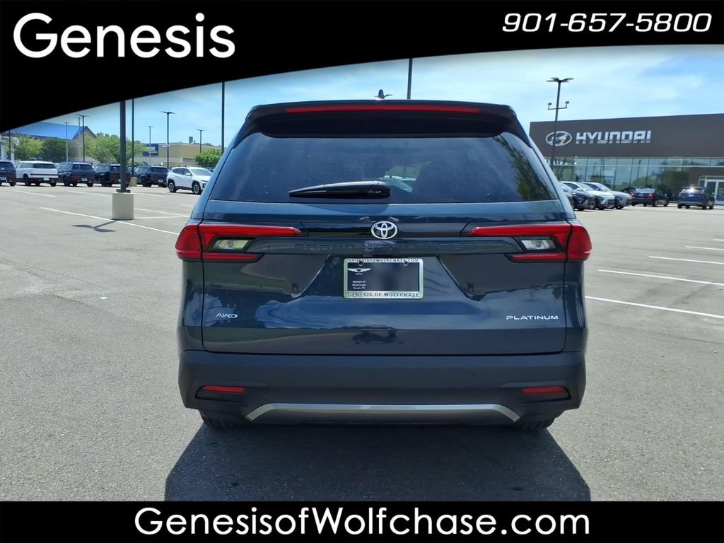 Used 2024 Toyota Grand Highlander AWD image 4