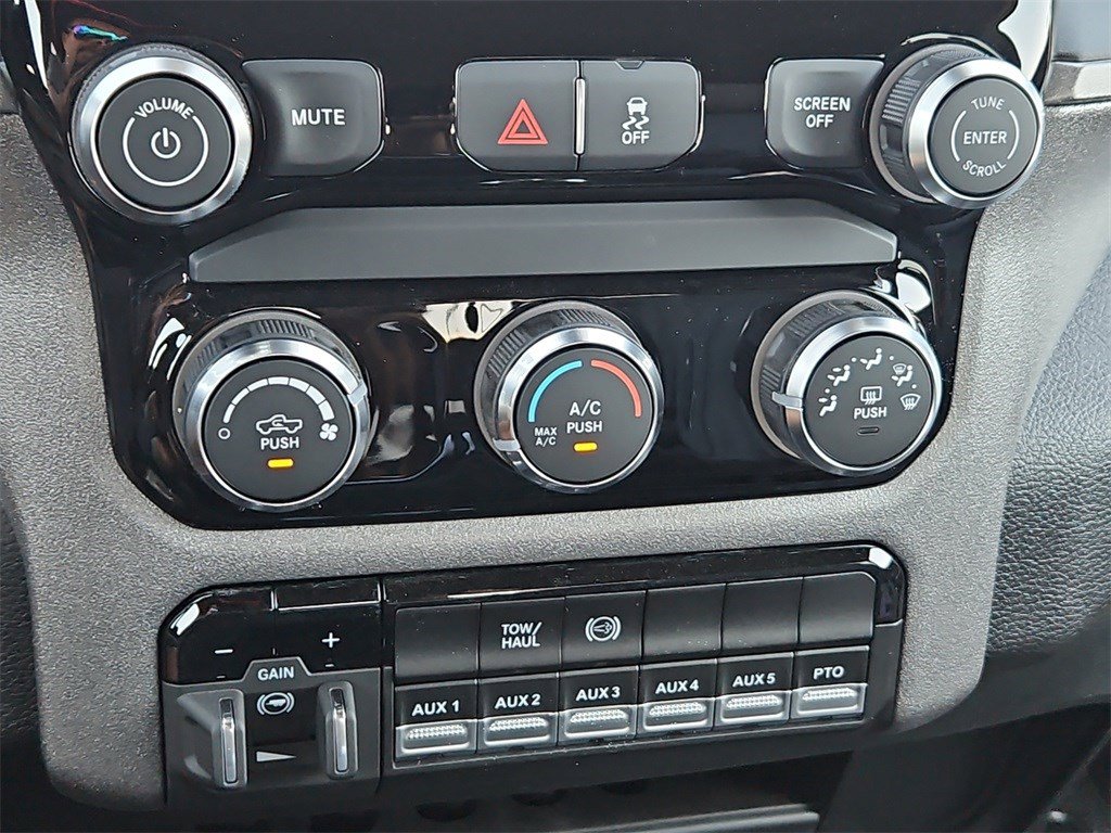 New 2026 RAM 5500 Tradesman w/ Chrome Appearance Group image 27