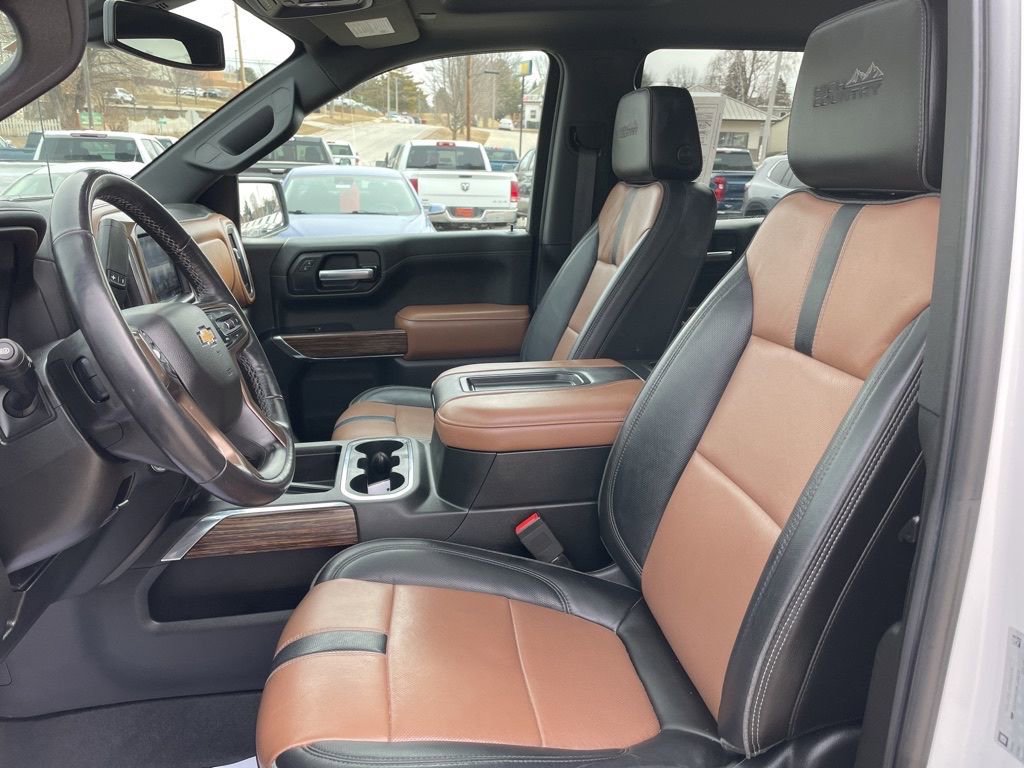 Used 2019 Chevrolet Silverado 1500 High Country w/ High Country Premium Package AWD/4WD image 3