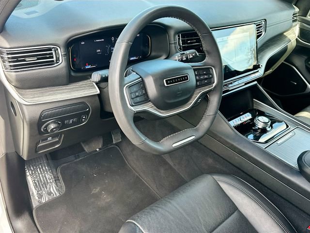 Used 2024 Jeep Wagoneer Series II w/ Flexible Seating Group image 9