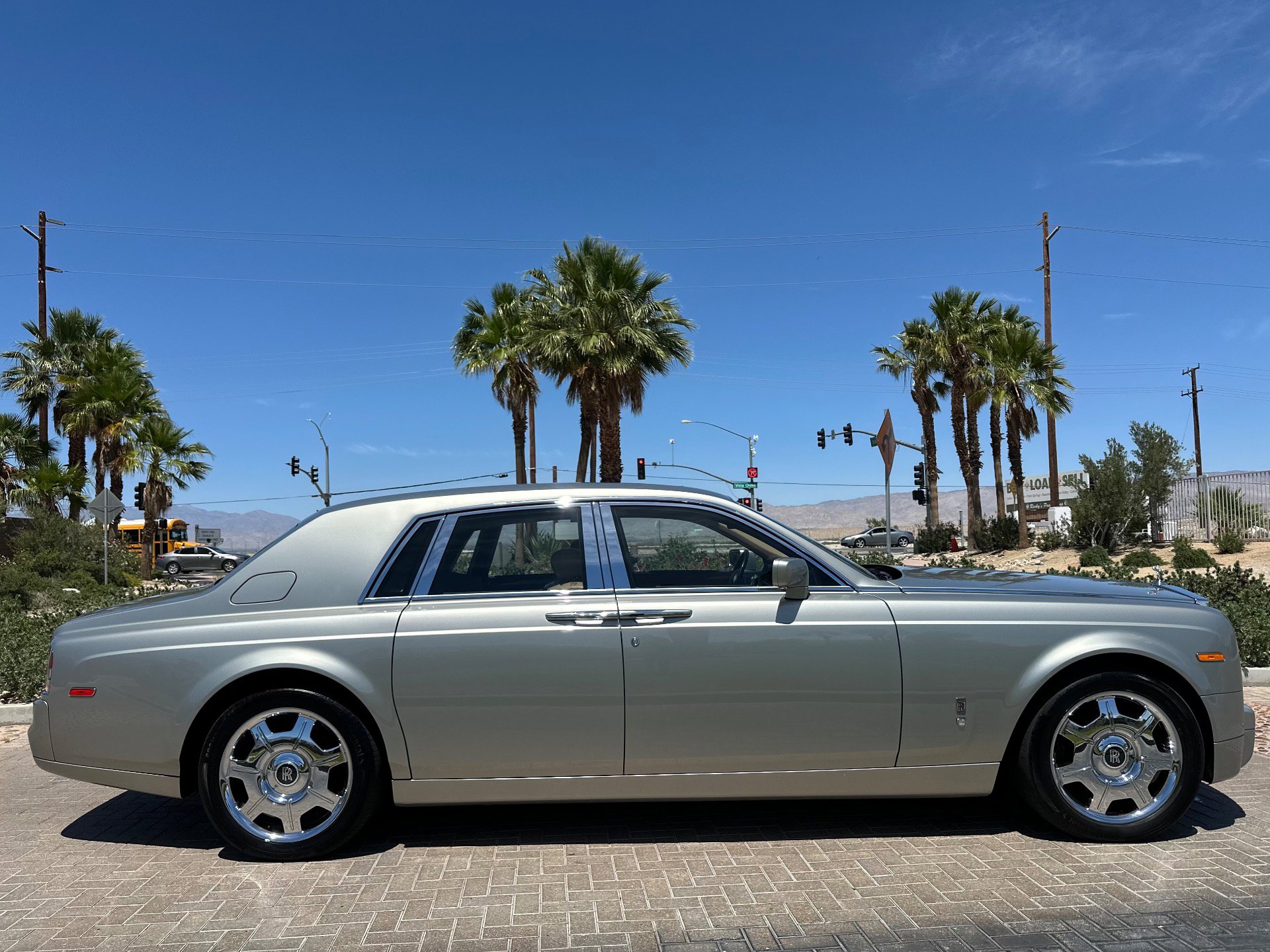 Used 2006 Rolls-Royce Phantom Sedan RWD image 9