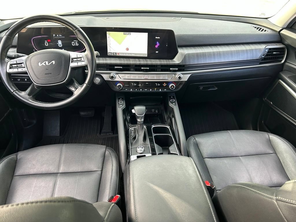 Used 2023 Kia Telluride EX w/ EX Captain's Chair Package FWD image 11
