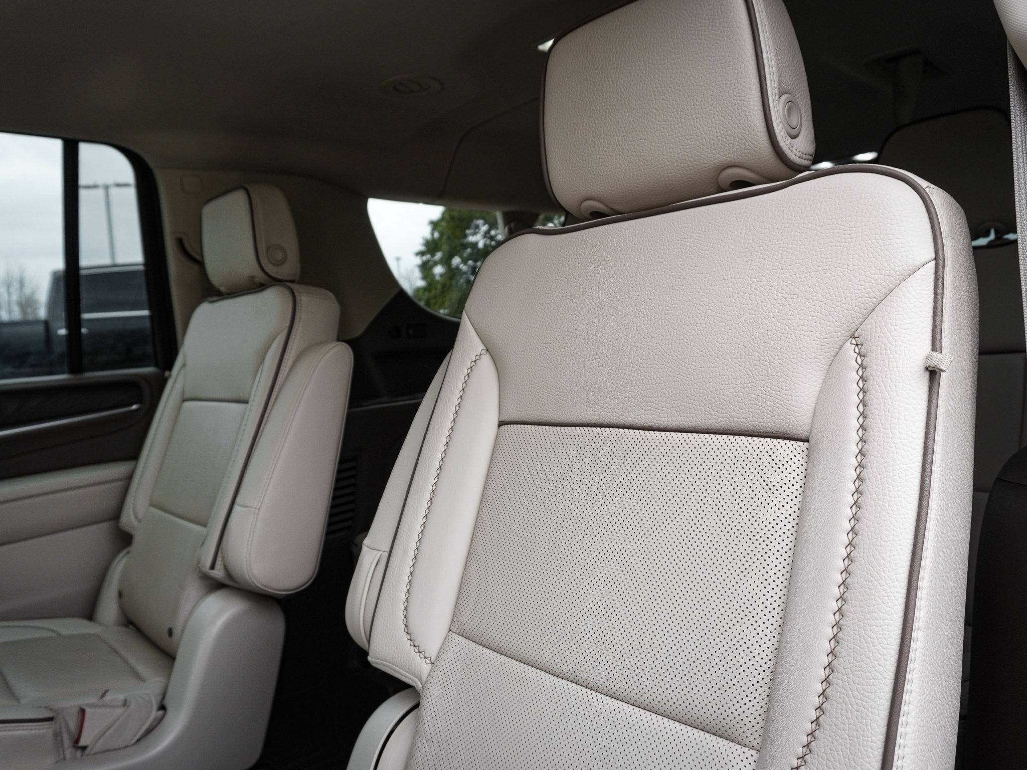 Used 2022 GMC Yukon XL Denali image 32