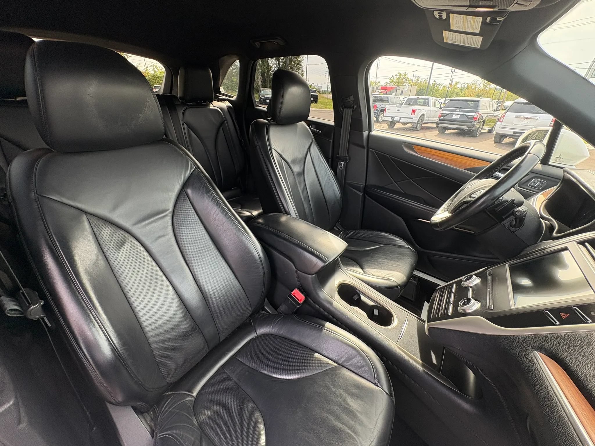 Used 2018 Lincoln MKC Select w/ Select Plus Package FWD image 35