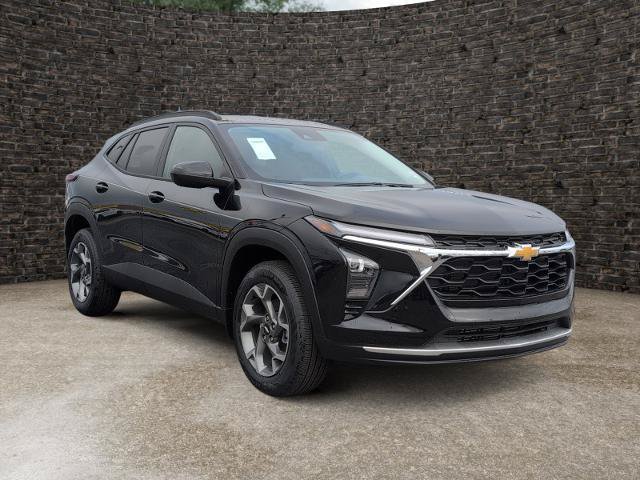 New 2026 Chevrolet Trax LT w/ LT Convenience Package FWD image 2