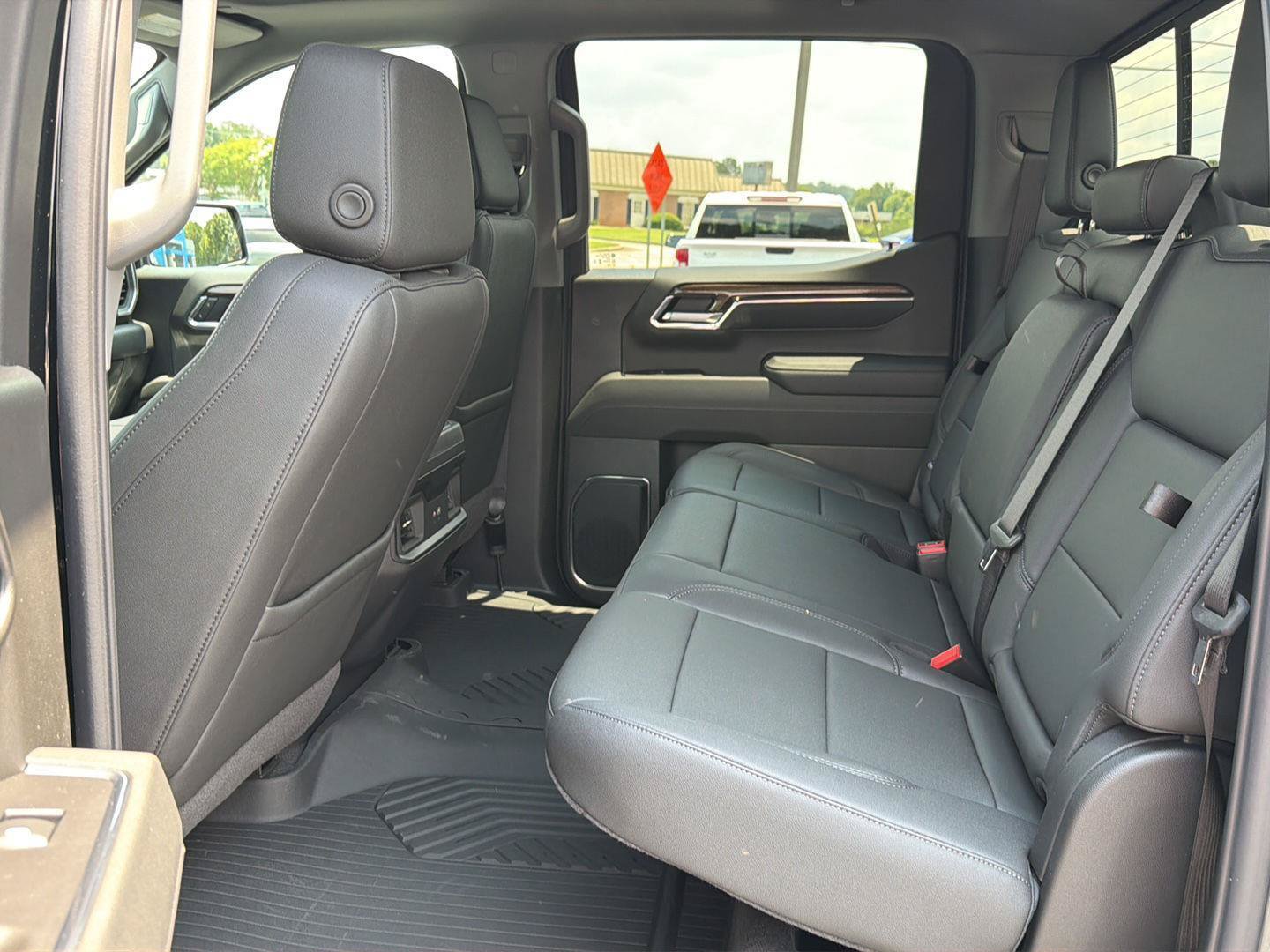 New 2026 Chevrolet Silverado 1500 LT Trail Boss w/ LT Trail Boss Premium Package AWD/4WD image 11