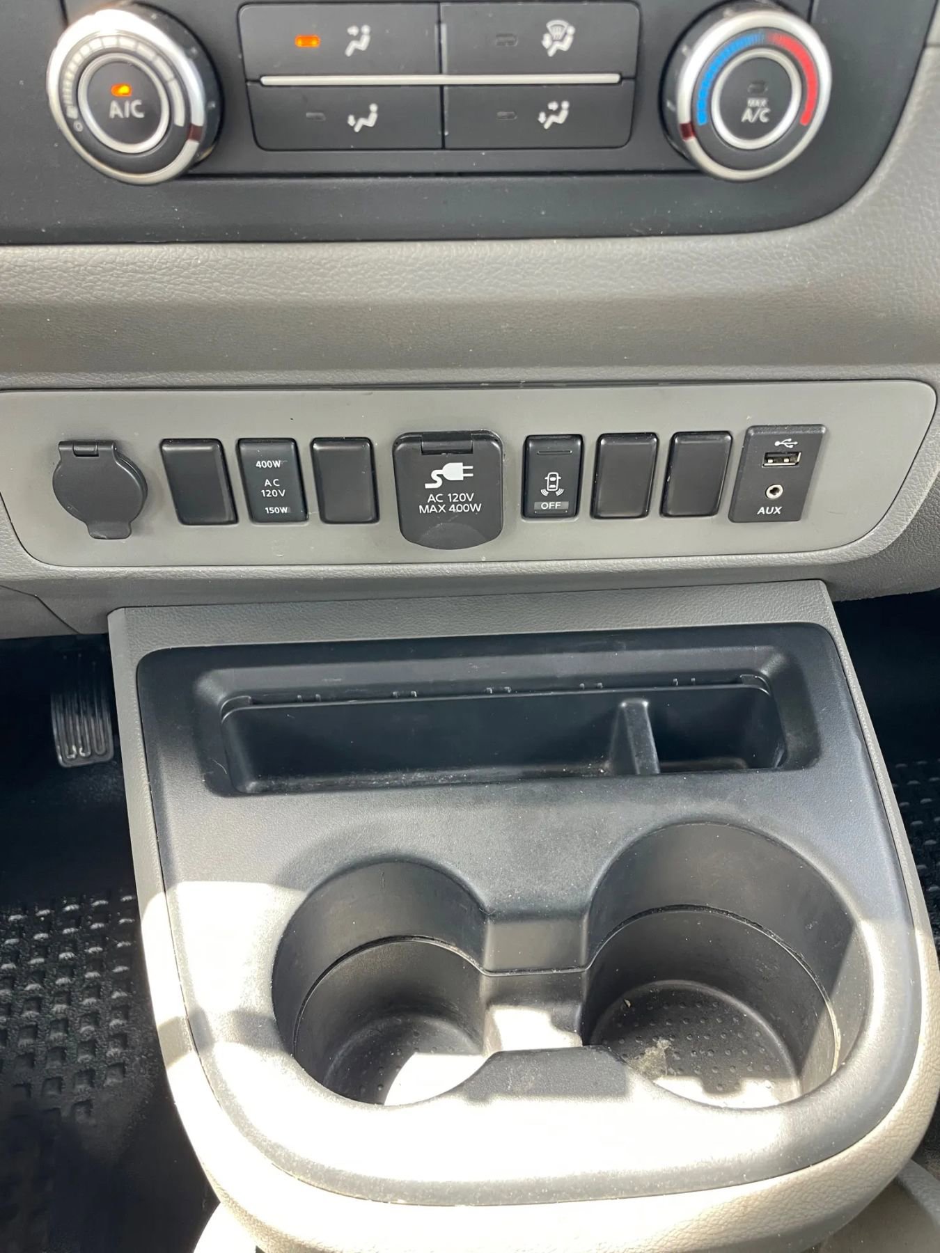 Used 2020 Nissan NV 2500 SV w/ Back Door Glass Package image 22