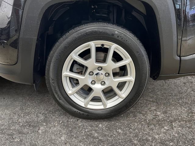 Used 2021 Jeep Renegade Latitude AWD/4WD image 12