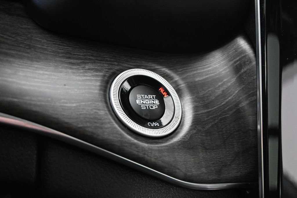 Used 2022 Jeep Grand Cherokee Overland AWD/4WD image 33