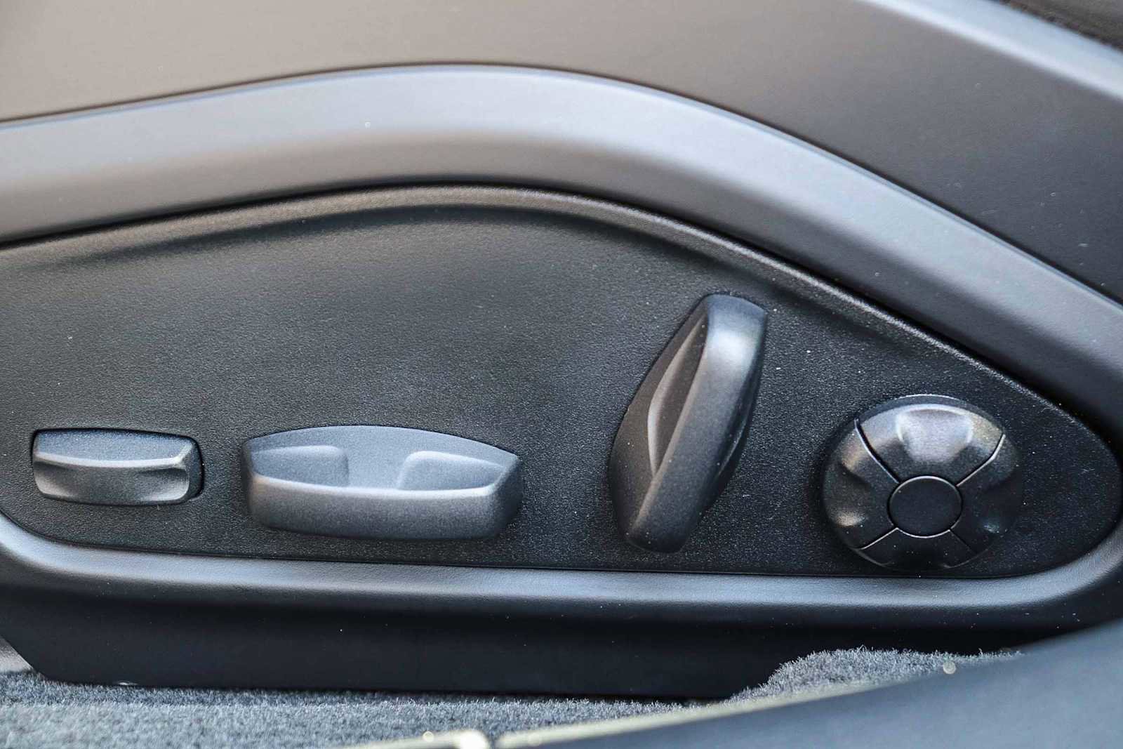 Used 2025 Porsche Panamera 4 image 25