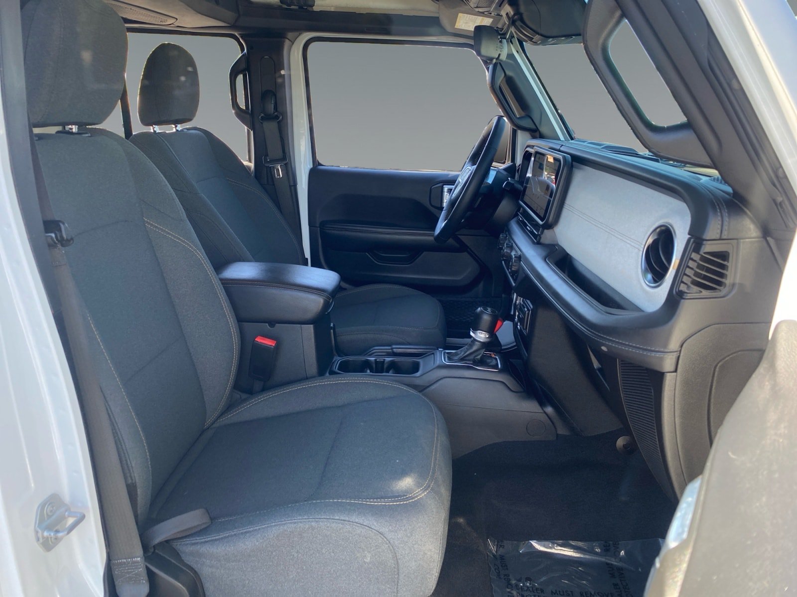 Used 2024 Jeep Wrangler Unlimited Sahara AWD/4WD image 15