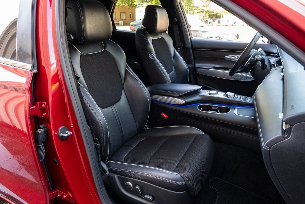 Used 2022 Genesis GV70 3.5T Sport AWD/4WD image 30
