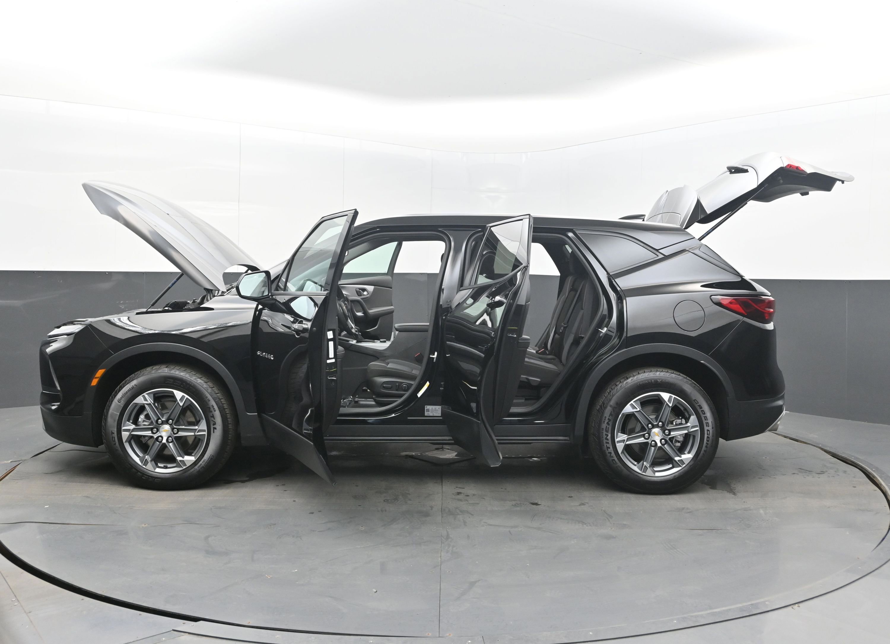 Used 2025 Chevrolet Blazer LT FWD image 49