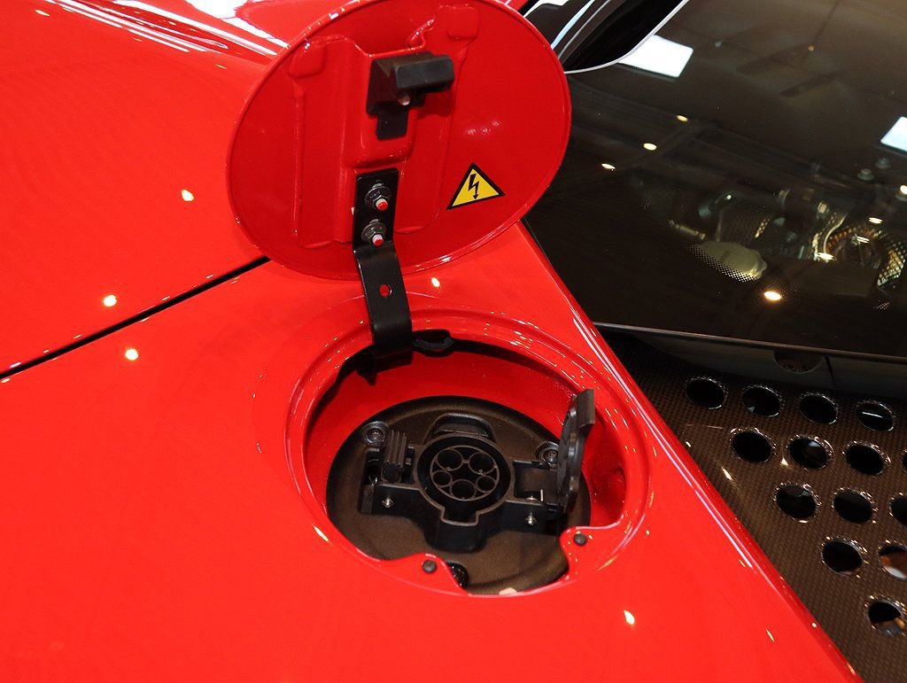 Certified 2022 Ferrari SF90 Spider image 82