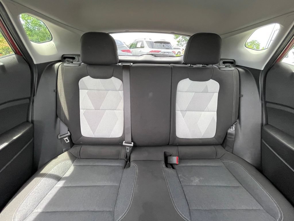 Used 2025 Chevrolet Trax LS w/ LS Convenience Package FWD image 29