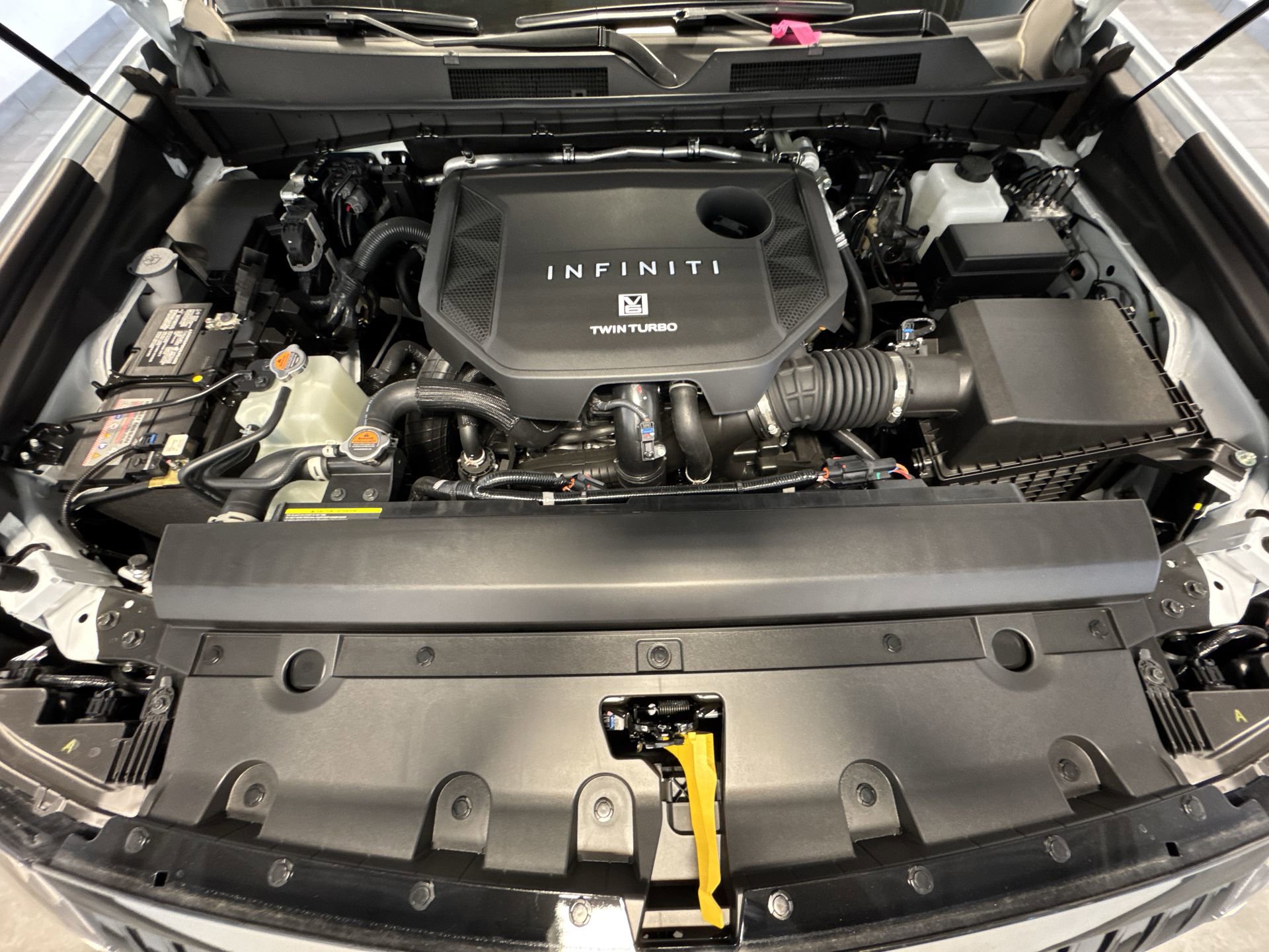 New 2026 INFINITI QX80 Autograph w/ Premium Cargo Package image 27