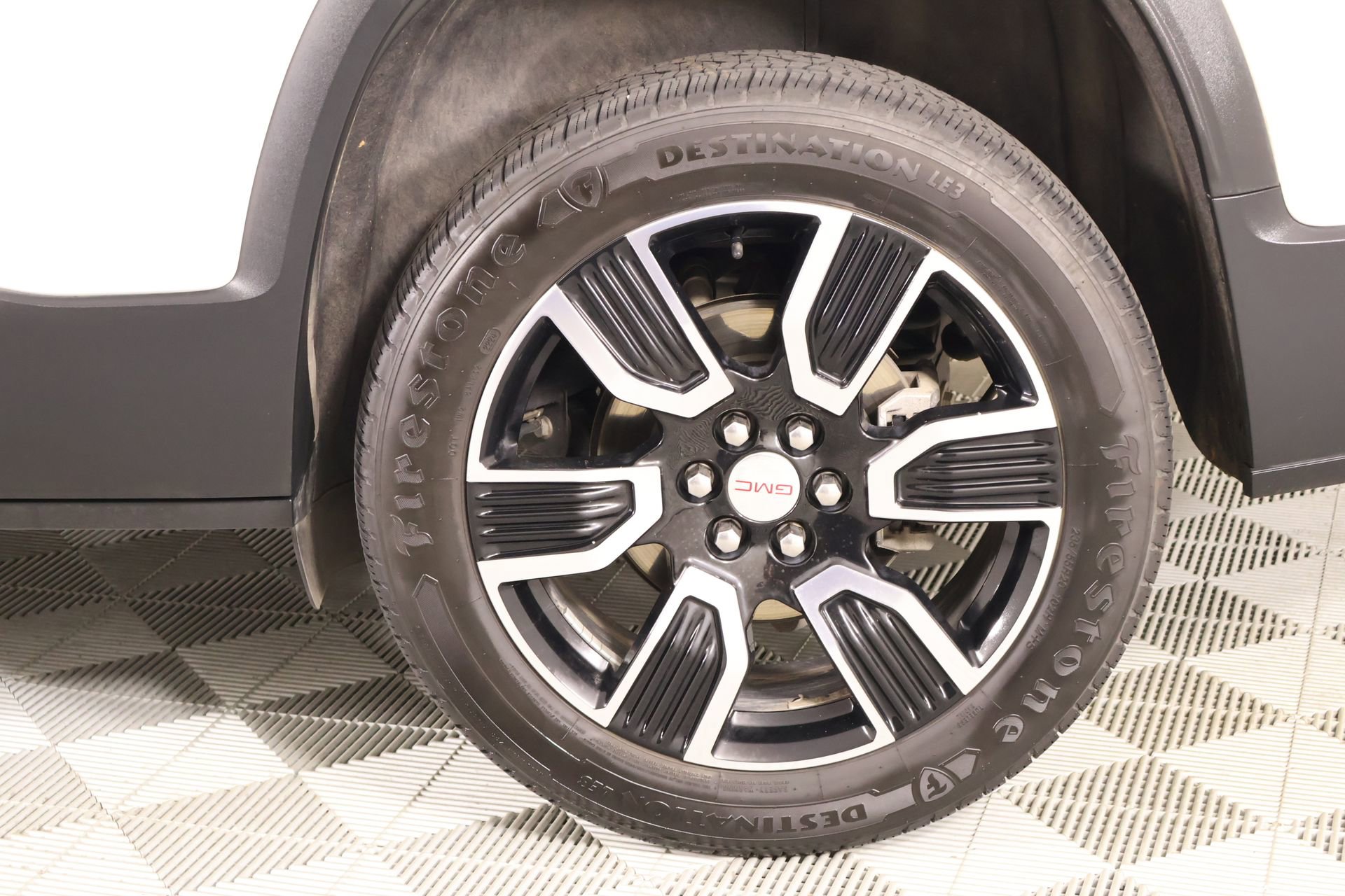 Used 2019 GMC Acadia SLT w/ Black Edition image 19