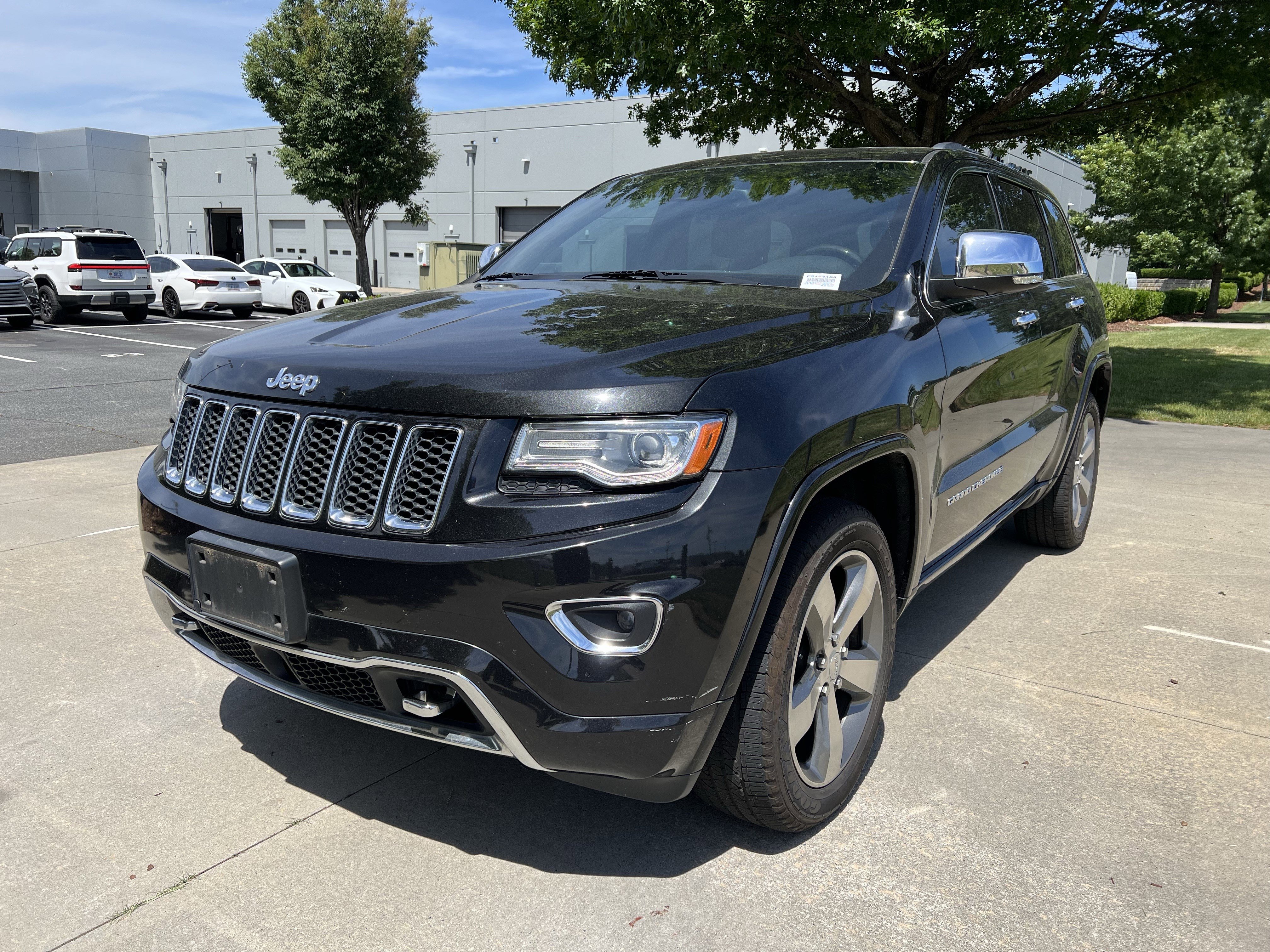 Used 2014 Jeep Grand Cherokee Overland w/ Advanced Technology Group AWD/4WD image 17
