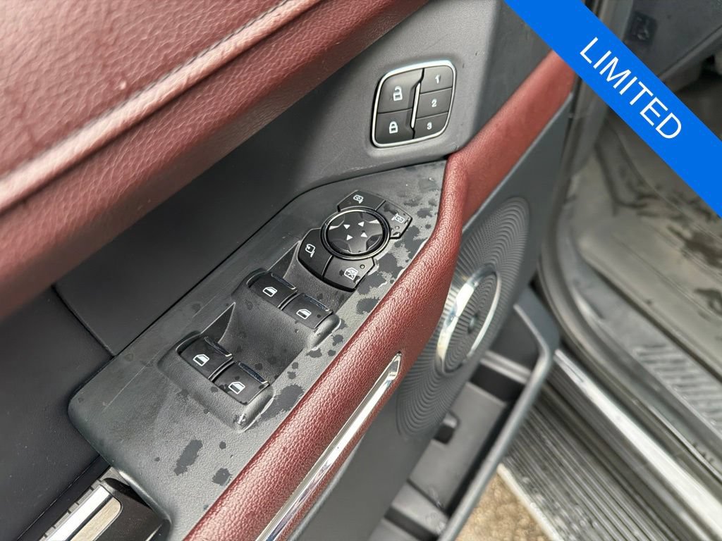 Used 2022 Ford Expedition Limited AWD/4WD image 10