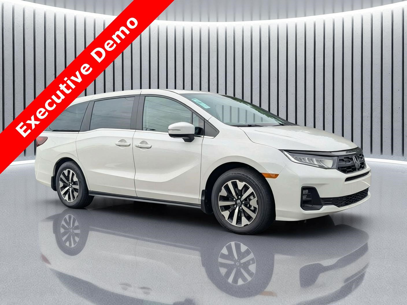 New 2026 Honda Odyssey EX-L image 2